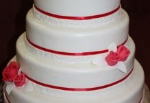 Tort weselny 750